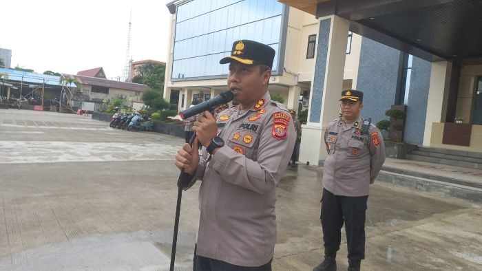 Wakapolresta Balikpapan, AKBP Hendrik EB, S.H., S.I.K., M.Si Pimpin apel konsolidasi pengamanan Kunjungan Tamu VVIP Apel yang berlangsung di halaman Mapolresta, pada Sabtu (17/5/2025). Foto: HO/Humas Polresta Balikpapan