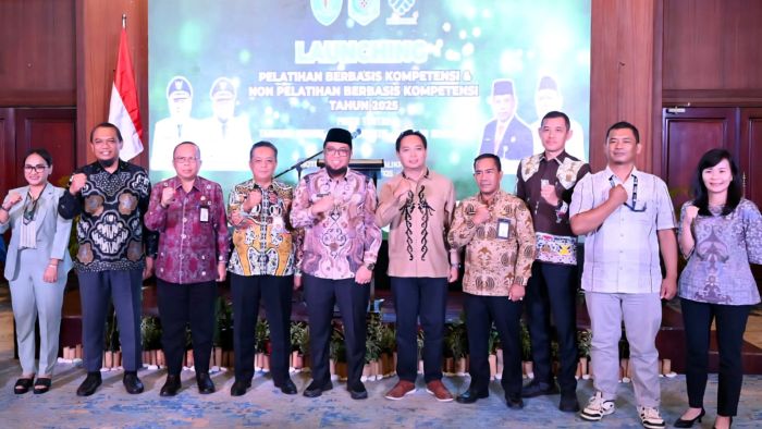Wakil Bupati Paser, Ikhwan Antasari me-launching Pelatihan Berbasis Kompetensi (PBK) dan Non-PBK Tahun 2025 di Kota Balikpapan, Kamis (15/5/2025). Foto: BorneoFlash/IST
