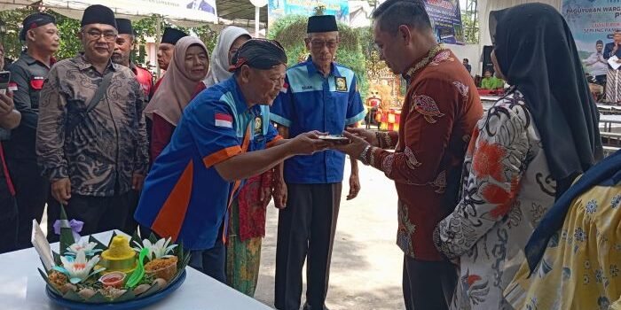 Wakil Gubernur Kaltim, Seno Aji saat menghadiri salah satu milad paguyuban. Foto: BorneoFlash/Nur Ainunnisa