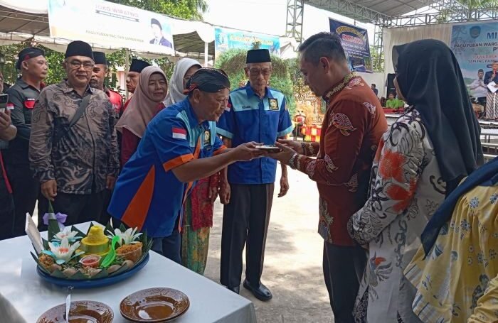 Wakil Gubernur Kaltim, Seno Aji saat menghadiri salah satu milad paguyuban. Foto: BorneoFlash/Nur Ainunnisa