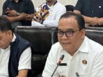 Wakil Wali Kota Balikpapan, Bagus Susetyo saat RDP bersama perwakilan Serikat Pekerja dan Serikat Buruh Se-Kota Balikpapan, Ruang Rapat Gabungan DPRD Balikpapan, pada Hari Kamis (01/5/2025). Foto: BorneoFlash/Niken Sulastri