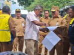 Wakil Wali Kota Balikpapan, Bagus Susetyo, saat melakukan penyelesaian proyek penanganan longsor di kawasan BJBJ, Jalan Asnawi Arbain, pada hari Senin (19/5/2025). Foto: BorneoFlash/Ardian
