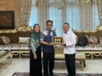 Wali Kota Balikpapan H. Rahmad Mas'ud menerima kunjungan kerja Wali Kota Palu, H. Hardianto Rasyid di Rumah Jabatan Wali Kota Balikpapan, pada hari Jumat (30/5/2025). Foto: BorneoFlash/Ardian