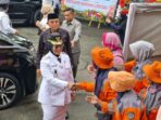 Wali Kota Bontang Neni Moerniaeni saat bertemu dan berinteraksi bersama masyarakat Kota Bontang. Foto: BorneoFlash/IST