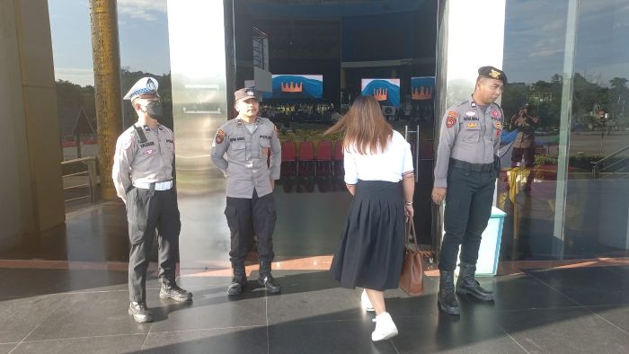 Polresta Balikpapan bersama Brimobda Kaltim menurunkan kekuatan penuh, dalam rangka menyambut dan mengamankan perayaan Hari Isa Almasih yang jatuh pada Kamis, 29 Mei 2025.