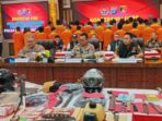 Polda Kaltim sukses mengungkap 91 kasus dan mengamankan 134 tersangka selama pelaksanaan Operasi Pekat Mahakam II Tahun 2025, dalam konferensi pers yang digelar di Mapolda Kaltim, pada Jumat (23/5/2025). Foto: BorneoFlash/Agung Putra