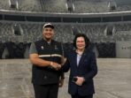Menpora Dito mendampingi Presiden BWF Khunying Patama saat meninjau langsung Indonesia Arena. Foto: HO/kemenpora.go.id