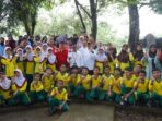 Aksi bersih-bersih  PEP Tanjung Field di kawasan Taman 10K, meliputi area lapangan sepak bola, lapangan basket, dan lapangan voli milik PEP Tanjung Field, pada Jumat (9/5/2025). Foto: HO/PEP