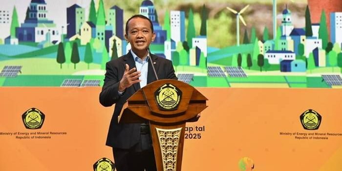 Menteri Energi dan Sumber Daya Mineral (ESDM) Bahlil Lahadalia memutuskan untuk menghentikan sementara operasional tambang nikel di Pulau Gag, Raja Ampat, Papua Barat Daya. Foto : Instagram/@bahlillahadalia