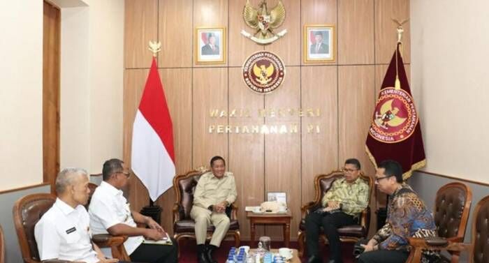 Wakil Menteri Pertahanan Republik Indonesia (Wamenhan RI) Donny Ermawan Taufanto menerima Kunjungan Kehormatan Duta Besar Luar Biasa dan Berkuasa Penuh RI untuk Republik Demokratik Timor-Leste (RDTL). Foto: kemhan.go.id