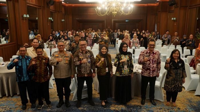 Forum Badan Koordinasi Hubungan Masyarakat (Bakohumas) Kalimantan Timur 2025, yang digelar di Ballroom Grand Senyiur Hotel Balikpapan, pada Kamis (19/6/2025). Foto: HO/Humas Polda Kaltim