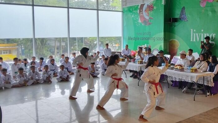 Pelantikan pengurus Indonesian Traditional Karate Federation (INATKF) Cabang Balikpapan, yang berlangsung di Living Plaza Balikpapan, Pada Minggu (15/6/2025). Foto: BorneoFlash/Ardian