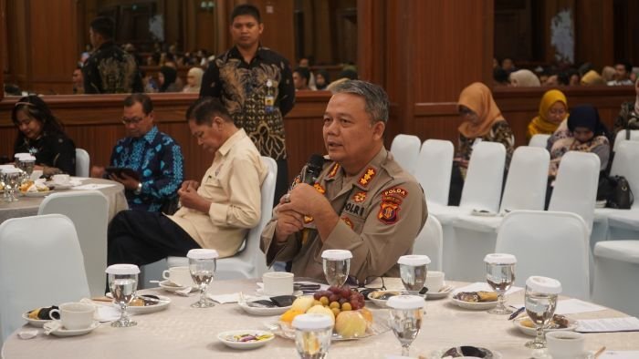 Kabid Humas Polda Kaltim Kombes Pol Yuliyanto, S.I.K., M.Sc. hadir dalam Forum Bakohumas Kaltim 2025, yang digelar di Ballroom Grand Senyiur Hotel Balikpapan, pada Kamis (19/6/2025). Foto: HO/Humas Polda Kaltim