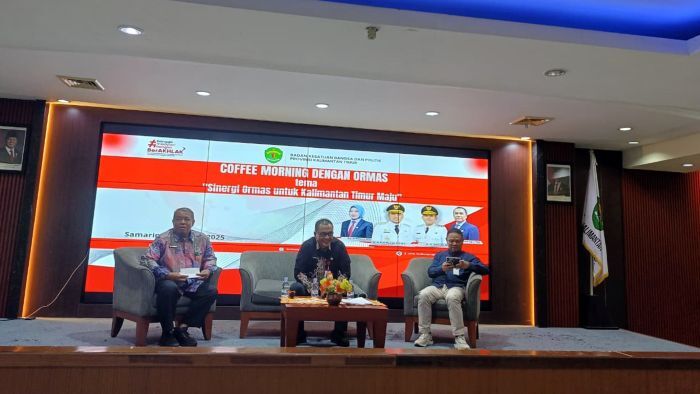 Komnasdik Provinsi Kaltim turut hadir dalam kegiatan Coffee Morning yang diselenggarakan di Ruang Pertemuan Badan Kesatuan Bangsa dan Politik (Kesbangpol), Kantor Gubernur Kaltim, pada Jumat (20/6/2025). Foto: HO/Komnasdik Kaltim