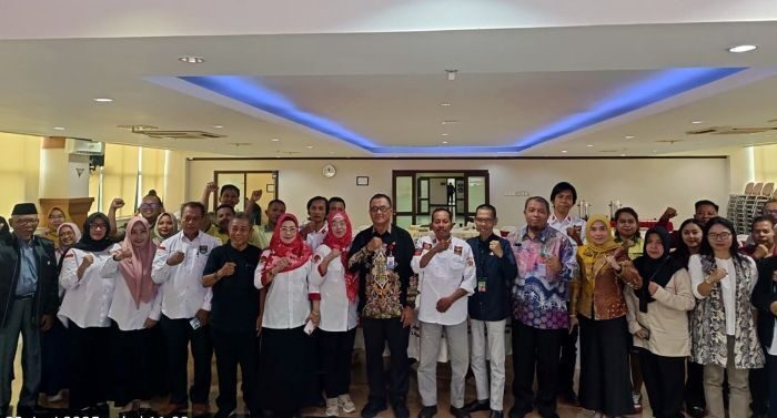 Komnasdik Provinsi Kaltim turut hadir dalam kegiatan Coffee Morning yang diselenggarakan di Ruang Pertemuan Badan Kesatuan Bangsa dan Politik (Kesbangpol), Kantor Gubernur Kaltim, pada Jumat (20/6/2025). Foto: HO/Komnasdik Kaltim