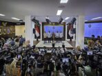 Menteri Energi dan Sumber Daya Mineral, Bahlil Lahadalia, menyampaikan keterangannya di Istana Kepresidenan Jakarta, pada Selasa, 10 Juni 2025. Foto: setkab.go.id/BPMI Setpres
