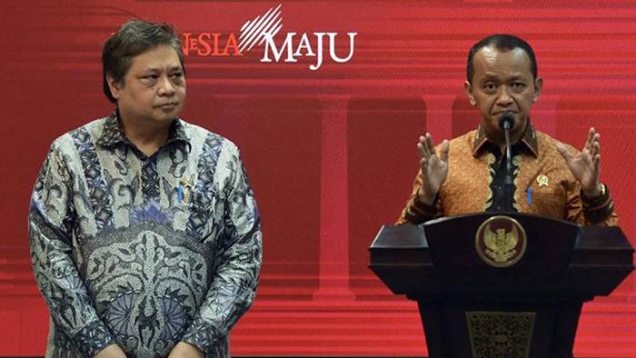 Mentri ESDM Bahlil Lahadalia dan Menteri Koordinator Bidang Perekonomian Airlangga Hartarto. Foto: setkab.go.id