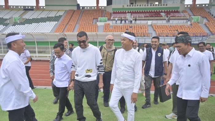 Organizing Committee (OC) Piala Presiden 2025 melakukan kunjungan dan cek persiapan ke Stadion Si Jalak Harupat, Kabupaten Bandung, Pada Sabtu (21/6/2025). Foto: HO/pssi.org