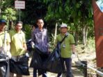 PEP Tanjung Field ikut serta dalam aksi Bersih Sampah dan Penanaman Pohon yang diinisiasi oleh BKSDA Kalimantan Selatan di kawasan Cagar Alam Gunung Kentawan, Desa Lumpangi, pada 2 Mei 2025. Foto: HO/PEP Tanjung Field