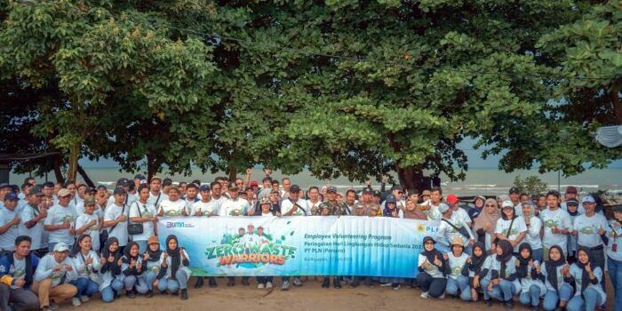 PLN UID Kaltimra menggelar aksi bersih pantai bertajuk Zero Waste Warriors 2025, pada Kamis (12/6/2025). Foto: HO/PLN UID Kaltimra