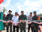 Pangdam VI/Mulawarman Mayjen TNI Rudy Rachmat Nugraha, S.I.P., M.Sc., secara resmi menutup pelaksanaan TMMD ke-124 TA 2025, di Jln. Pusaka Gang Sakinah, Kelurahan Loa Bahu, Kecamatan Sungai Kunjang, Kota Samarinda, pada Rabu (04/06/2025). Foto: HO/Pendam VI/Mlw
