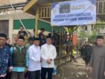 Pemkot Balikpapan menyerahkan bantuan kemasyarakatan berupa seekor sapi kurban dari Presiden Republik Indonesia kepada pengurus Masjid Al-Ula, Kecamatan Balikpapan Barat, pada Jumat (6/6/2025). Foto: BorneoFlash/Ardian