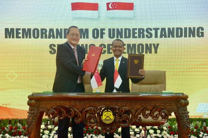 Penandatanganan 3 MoU (Memorandum of Understanding) Indonesia dan Singapura di kantor Kementerian ESDM, Jumat (13/6). Foto: esdm.go.id