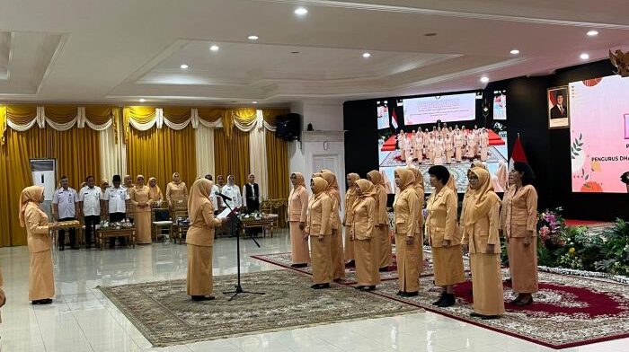 Pengukuhan pengurus DWP Kota Balikpapan dan pengurus DWP Unsur Pelaksana Organisasi Perangkat Daerah (OPD) Se Kota Balikpapan Masa Periode 2025-2029 yang digelar di Balai Kota Balikpapan, pada hari Rabu (4/6/2025). Foto: BorneoFlash/Ardian