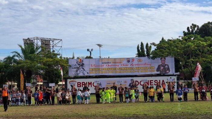 Peserta Turnamen sepak bola Kapolda Kaltim Cup di Lapangan M. Jasin, Satbrimob Polda Kaltim, pada Sabtu (21/6/2025). Foto: BorneoFlash/Niken Sulastri