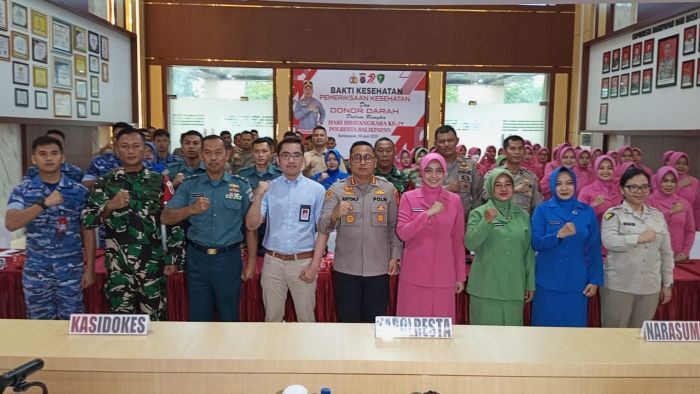 Polresta Balikpapan bersama sejumlah instansi terkait menggelar kegiatan Bakti Kesehatan (Baktikes) dan Donor Darah, bertempat di Lobi Mapolresta Balikpapan, Pada Kamis (19/6/2025). Foto: HO/Humas Polresta Balikpapan