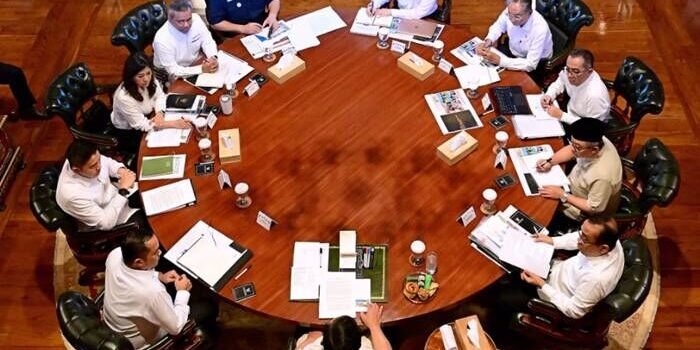 Presiden Prabowo Bahas Kesiapan Sekolah Rakyat Tahun Ajaran 2025–2026