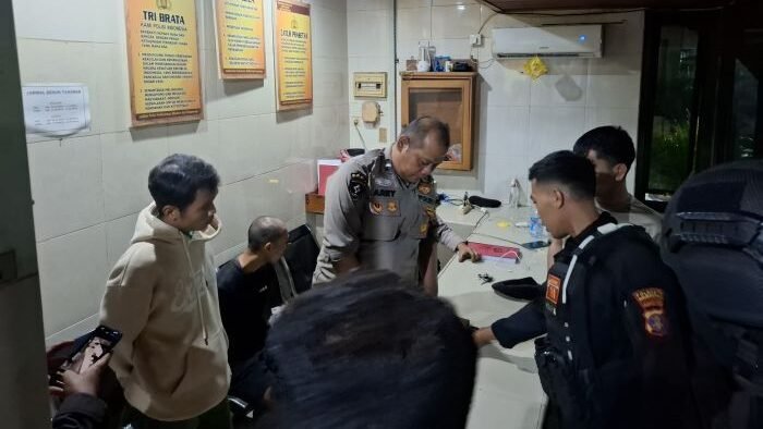 Sat Samapta Polresta Balikpapan Amankan 3 Pengguna Narkoba jenis sabu di kawasan Gunung Bugis, Balikpapan Barat, pada Jumat (27/6/2025) sekitar pukul 18.00 WITA. Foto: HO/Polresta Balikpapan