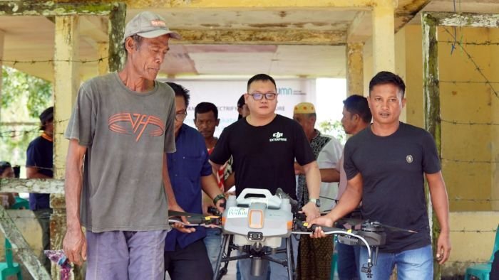 Satu unit drone pertanian DJI Agras yang diberikan PLN melalui UPP KLT 2 kepada Kelompok Tani “Harapan Mandiri” di Kampung Buyung-Buyung, Berau. Foto: HO/PLN UIP KLT