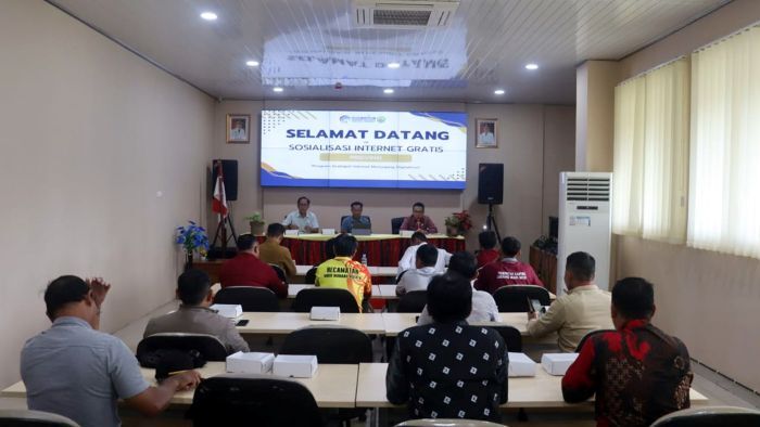 Sosialisasi program internet gratis kepada para kepala kampung dan pihak kecamatan oleh Diskominfo Kabupaten Kutai Barat pada hari ke lima, Jumat (20/6/2025). Foto: HO/Diskominfokubar