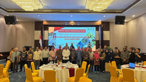 Wakil Gubernur Kaltim, Seno Aji Foto bersama Saat Focus Group Discussion (FGD, pada Kamis (12/6/2025). Foto: BorneoFlash/Nur Ainunnisa