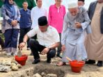 Wakil Gubernur Kaltim, Seno Aji saat peletakan batu pertama pembangunan Pondok Pesantren Tahfidzul Qur’an (PPTQ) Daarul Falaah di Kota Samarinda, Sabtu (7/6/2025). Foto: BorneoFlash/ Nur Ainunnisa