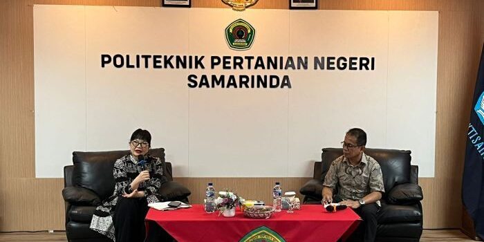 Wakil Menteri Pendidikan Tinggi, Sains, dan Teknologi, Prof. Stella Christie, saat memberi sambutandalam Kunjungan Kerja di Politeknik Pertanian Negeri Samarinda (Politani). Foto: BorneoFlash/Nur Ainunnisa
