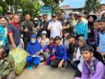 Wakil Wali Kota Balikpapan, Bagus Susetyo bersama warga lima RT di Kelurahan Gunung Sari Ilir, Kecamatan Balikpapan Tengah, pada hari Kamis (5/6/2025). Foto: BorneoFlash/Ardian