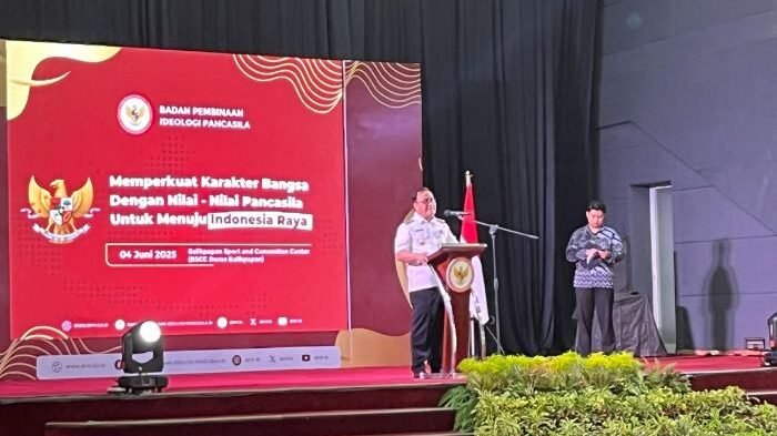 Wakil Wali Kota Balikpapan, Bagus Susetyo, pada pembukaan Seminar Pembinaan Ideologi Pancasila yang di gelar di Balikpapan Sport Convention and Center (BSCC)/DOME, pada hari Rabu (4/6/2025). Foto: BorneoFlash/Ardian