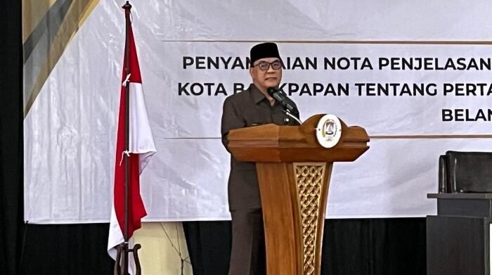 Wakil Wali Kota Balikpapan, H. Bagus Susetyo dalam rapat paripurna DPRD Kota Balikpapan, yang berlangsung di Gedung Parkir Klandasan, pada Senin (23/6/2025). Foto: BorneoFlash/Ardian