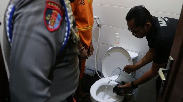 Polda Kalimantan Timur kembali menunjukkan taringnya dengan memusnahkan barang bukti sabu seberat 990 gram netto. Foto: BorneoFlash.com/Agung Putra