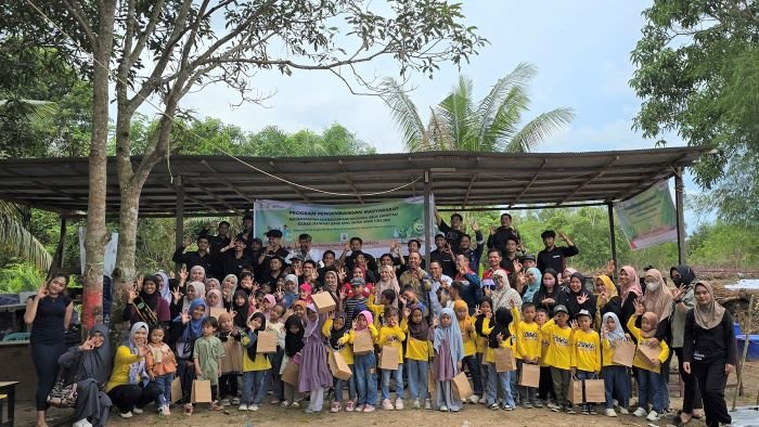 PHSS bekerja sama dengan Persatuan Pemuda Muara Badak (PPMB) menggelar Pelatihan Pengembangan Budidaya Jeruk Lanjutan bagi anak usia dini di Desa Tanjung Limau, Kecamatan Muara Badak (07/06/2025). Foto: HO/PHSS