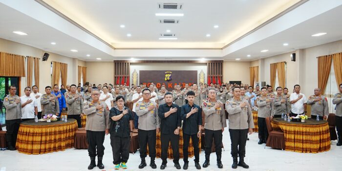 Foto bersama saat kegiatan Rapat Kerja Teknis Bidang Humas Polda di Gedung Mahakam Mapolda Kaltim yang berlangsung selama dua hari, 11 hingga 12 Juni 2025. Foto: HO/Humas Polresta Samarinda