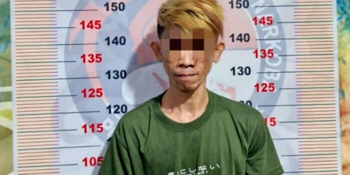 AM (35) diamankan di Polres Bontang setelah karena membawa narkotika jenis sabu di kawasan Kampung Salak, Kamis (12/6/2025). Foto: HO/Polres Bontang