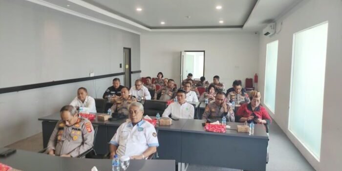 Polresta Balikpapan menggelar Dialog Publik bersama tokoh masyarakat, akademisi, dan jajaran Polri di Aula Mapolresta, Senin (23/6/2025). Foto: HO/Humas Polresta Balikpapan