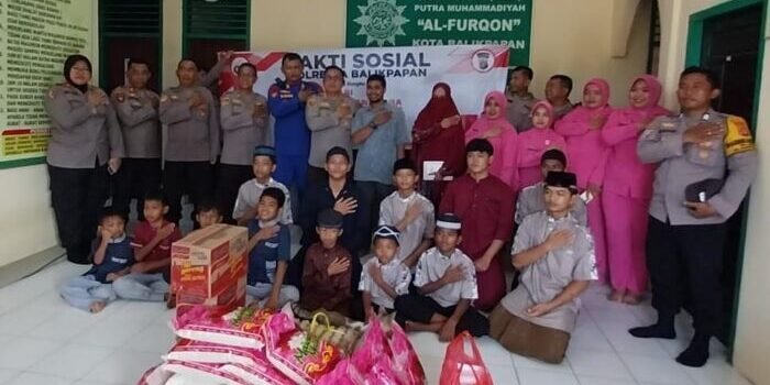 Polresta Balikpapan menggelar aksi Bakti Sosial dengan menyasar dua lembaga sosial sekaligus, dalam rangka menyambut Hari Bhayangkara ke-79 yang jatuh pada 1 Juli 2025. Foto: HO/Humas Polresta Balikpapan