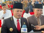 Gubernur Kaltim, Rudy Mas'ud bersama Kepala Dinas Lingkungan Hidup (DLH) Kaltim, Anwar Sanusi.