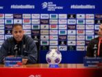 Patrick Kluivert bersama dengan Emil dalam konferensi pers laga Indonesia vs China. Foto: ©Bola.com/ Bagaskara Lazuardi