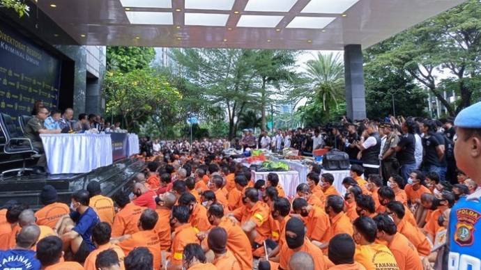 Polda Metro Jaya menggelar konferensi pers Operasi Berantas Jaya 2025. (dok. Polda Metro)