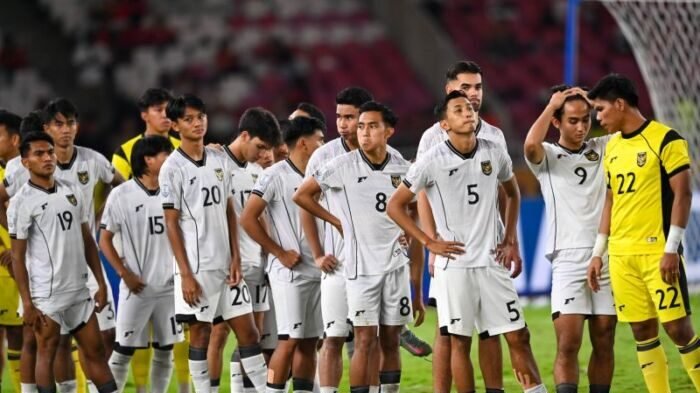 Skuad timnas U-23 Indonesia usai melawan Vietnam di final ASEAN U-23 Cahmpionship 2025 di SUGBK dengan skor kekalahan 1-0 (29/7/2025). Foto: ANTARA/Dhemas Reviyanto/wpa